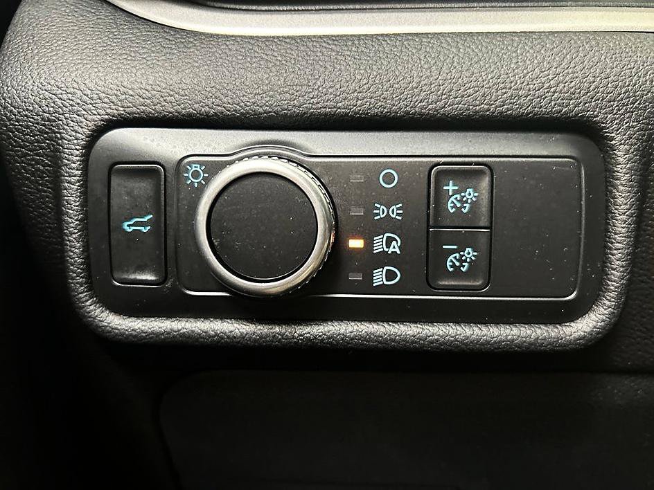 Used 2022 Ford Explorer XLT AWD/4WD image 17
