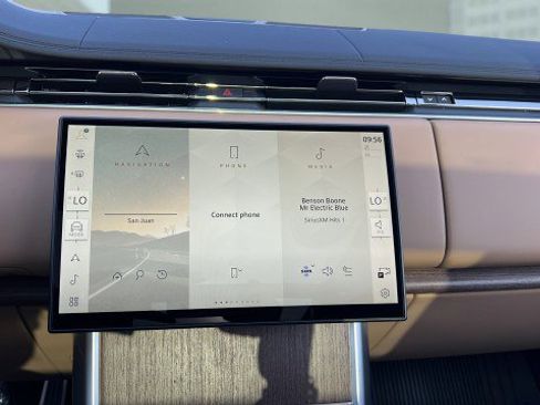 New 2026 Land Rover Range Rover SE image 28