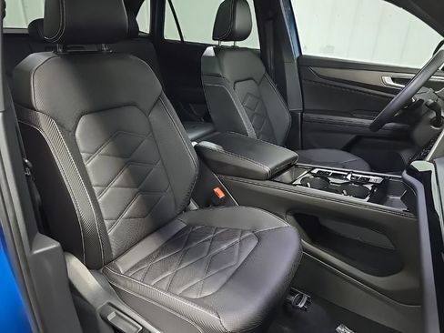 Used 2024 Volkswagen Atlas Cross Sport SE w/ Panoramic Sunroof Package AWD/4WD image 15