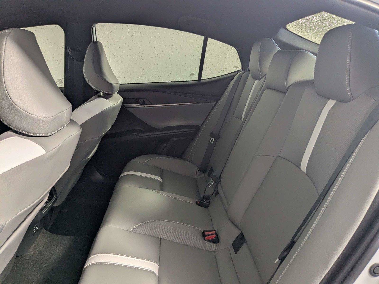 Used 2026 Toyota Camry SE w/ Convenience Package FWD image 32