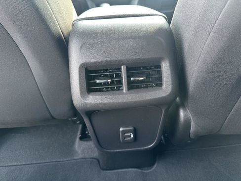 Used 2024 Chevrolet Equinox LT image 17