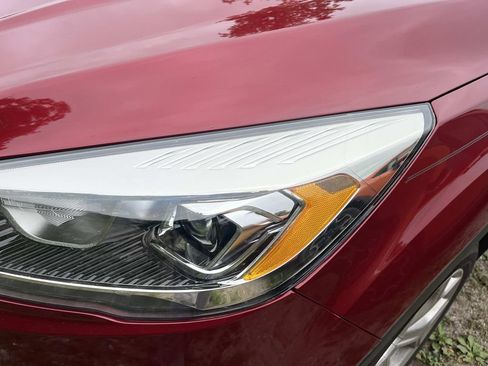 Used 2017 Ford Escape Titanium FWD image 8