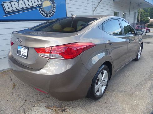 Used 2013 Hyundai Elantra GLS w/ Preferred Pkg FWD image 5