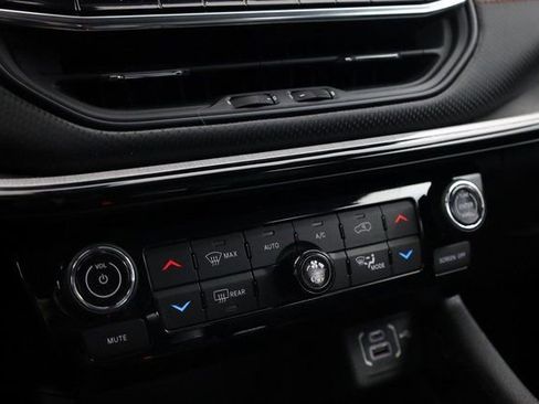 Used 2022 Jeep Compass Trailhawk w/ Trailhawk Elite Group image 21