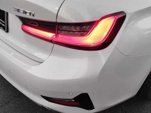 Used 2021 BMW 330i Sedan w/ Convenience Package image 10