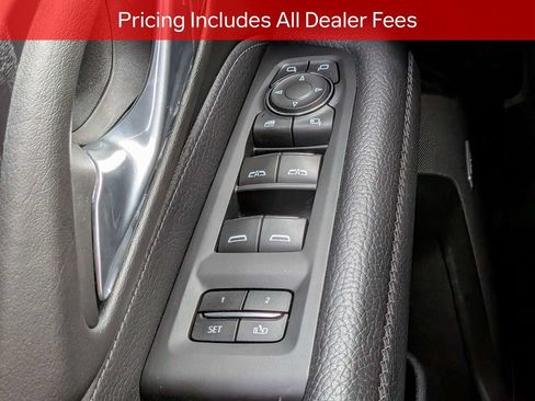 Used 2023 GMC Yukon Denali AWD/4WD image 25