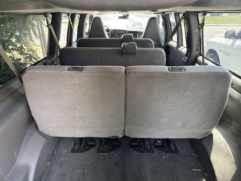 Used 2019 Chevrolet Express 3500 LT w/ LT Preferred Equipment Group RWD image 3