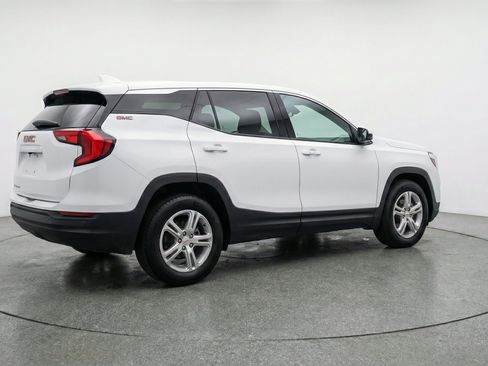 Used 2024 GMC Terrain SLE FWD image 9