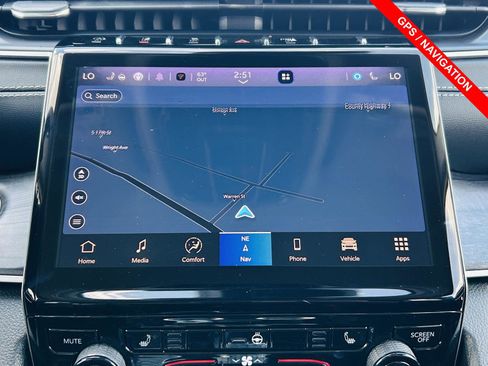 Used 2023 Jeep Grand Cherokee L Limited w/ Black Appearance Package AWD/4WD image 8