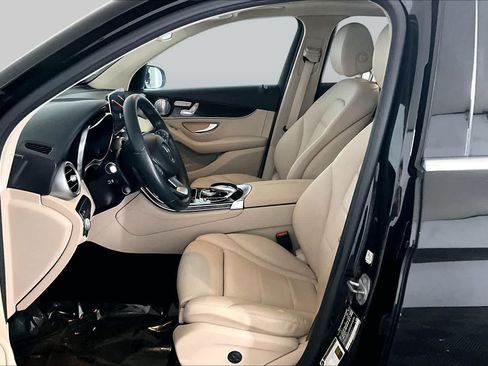 Certified 2018 Mercedes-Benz GLC 300 4MATIC image 9