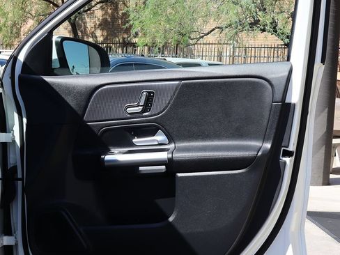 Used 2021 Mercedes-Benz GLA 250 w/ Premium Package image 34
