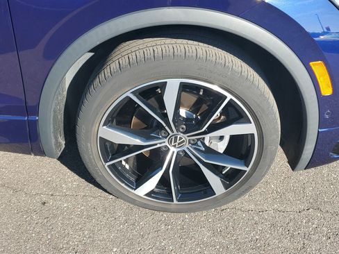 Used 2022 Volkswagen Tiguan SEL R-Line image 44