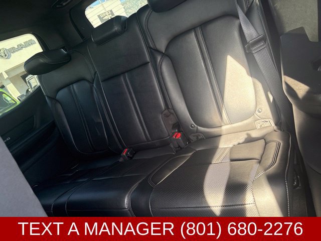 Used 2023 Jeep Wagoneer Series II w/ Mopar Step-Up Package AWD/4WD image 13