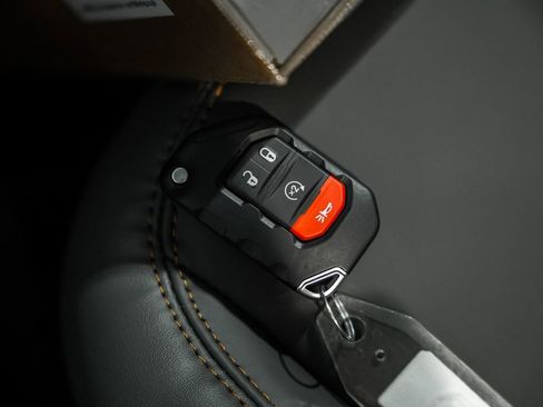 New 2026 Jeep Gladiator Mojave w/ Technology Group AWD/4WD image 41