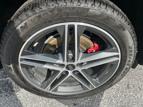 Certified 2024 Audi Q5 e Premium Plus AWD/4WD image 23