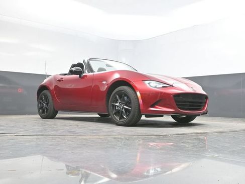 Used 2025 MAZDA MX-5 Miata Sport RWD image 42