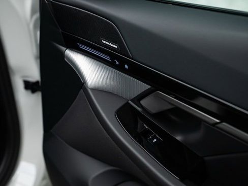 Used 2026 BMW 530i xDrive image 30