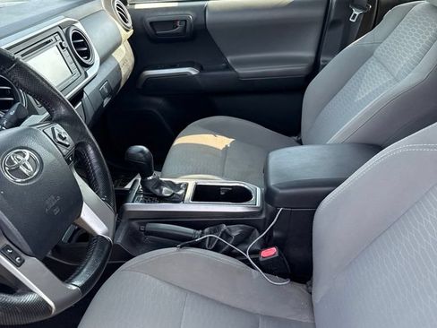 Used 2016 Toyota Tacoma SR5 w/ Towing Package RWD image 9