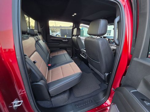 Used 2024 Chevrolet Silverado 1500 High Country w/ High Country Premium Package image 15