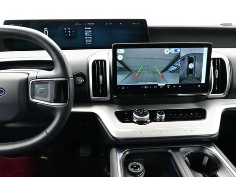 Used 2025 Ford Expedition Max Active image 21