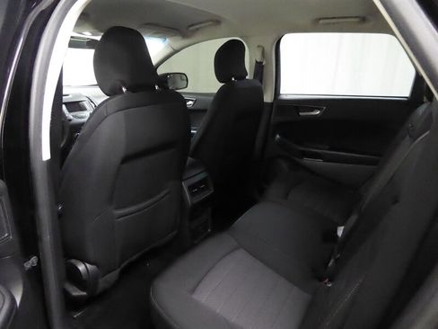 Used 2017 Ford Edge SE image 24