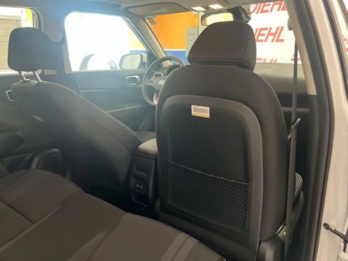 New 2026 Hyundai Venue SEL FWD image 9