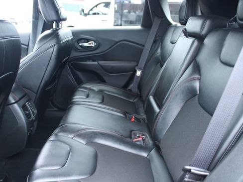 Used 2022 Jeep Cherokee Trailhawk AWD/4WD image 39