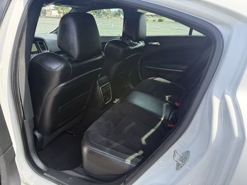 Used 2019 Dodge Charger Scat Pack w/ Technology Group RWD image 24