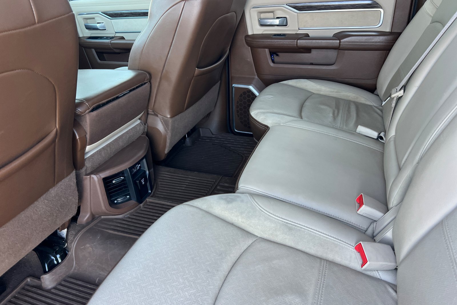 Used 2020 RAM 2500 Laramie AWD/4WD image 15