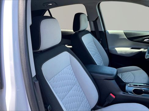 Used 2021 Chevrolet Equinox LS w/ LS Convenience Package FWD image 29
