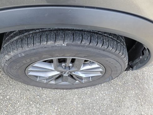 Used 2024 Nissan Rogue S image 10