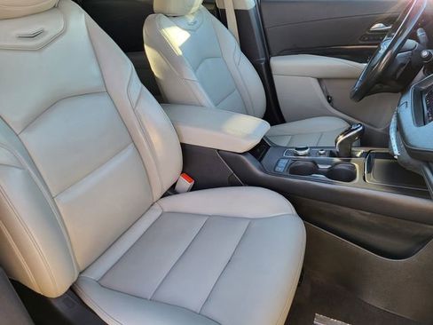 Used 2023 Cadillac XT4 Premium Luxury image 16