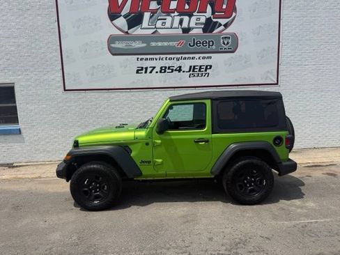 Used 2025 Jeep Wrangler Sport AWD/4WD image 2