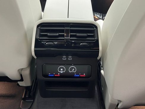 Used 2026 BMW 530i xDrive 530i xDrive w/ Premium Package image 9