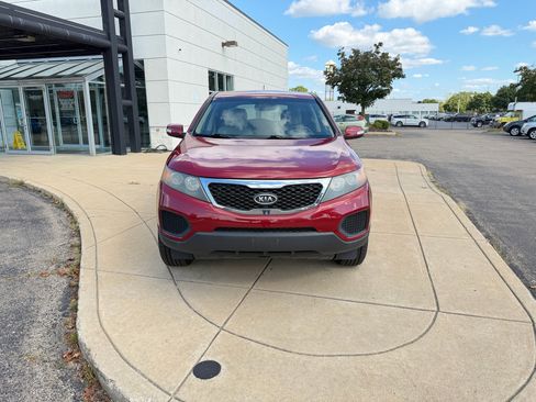Used 2011 Kia Sorento LX image 2