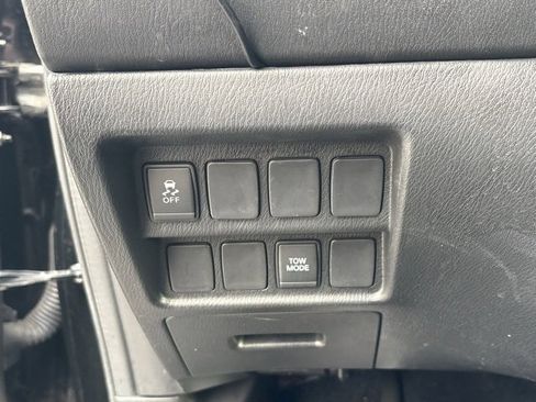 Used 2016 Nissan Pathfinder S image 27