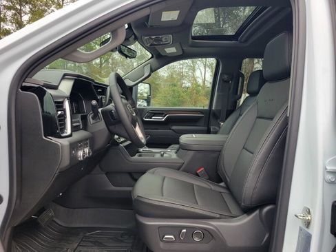 New 2026 GMC Sierra 3500 Denali w/ Denali Reserve Package image 26