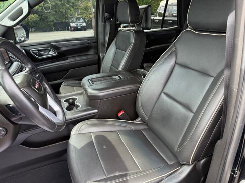 Used 2021 GMC Yukon SLT w/ SLT Premium Package image 11