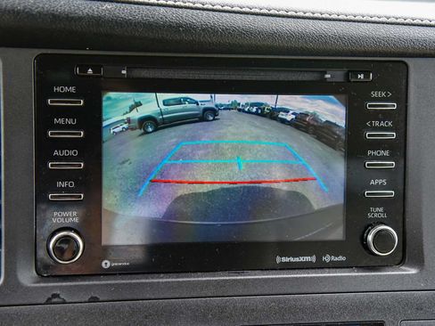 Used 2018 Toyota Sienna XLE FWD image 17