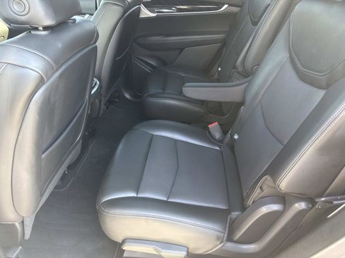 Used 2025 Cadillac XT6 Premium Luxury image 15