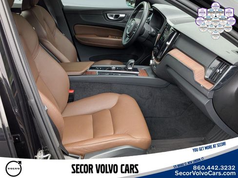 Used 2023 Volvo XC60 B5 Plus w/ Climate Package AWD/4WD image 28