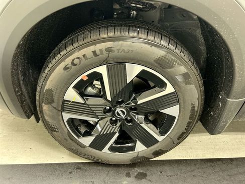 New 2025 Nissan Kicks SV w/ SV Premium Package image 7