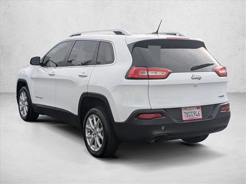 Used 2017 Jeep Cherokee Latitude w/ Comfort & Sound Group FWD image 8