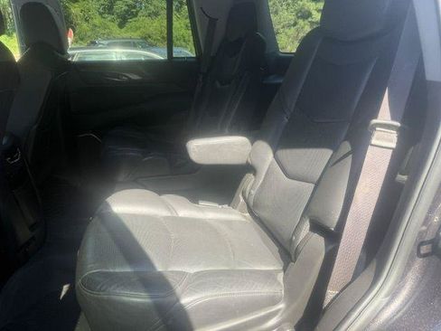 Used 2017 Cadillac Escalade Luxury RWD image 14