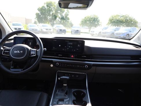 Used 2026 Kia Carnival FWD image 14