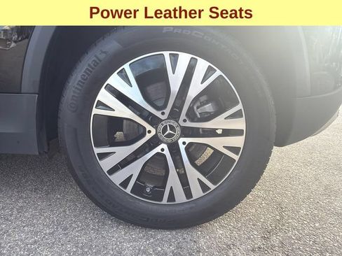 Used 2025 Mercedes-Benz GLA 250 4MATIC image 9