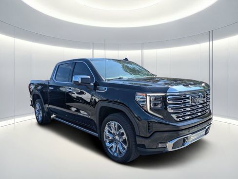 Used 2023 GMC Sierra 1500 Denali w/ Denali Reserve Package AWD/4WD image 2