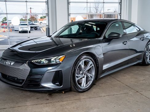 Used 2022 Audi e-tron GT Premium Plus image 11