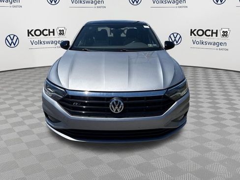 Used 2021 Volkswagen Jetta R-Line w/ R-Line Cold Weather Package FWD image 2