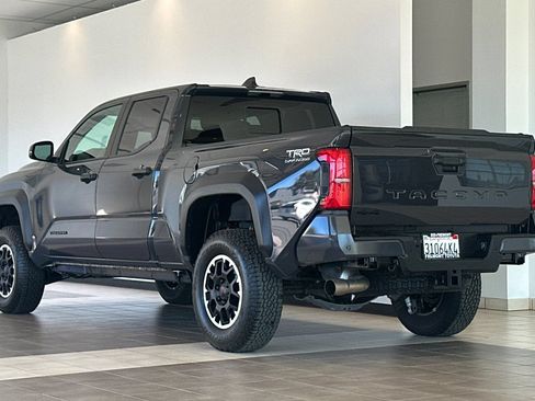 Certified 2026 Toyota Tacoma TRD Off-Road w/ TRD Off Road Upgrade Package AWD/4WD image 6